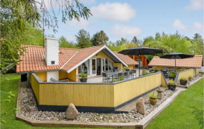 Beautiful Home In Væggerløse With Sauna, Bogø By